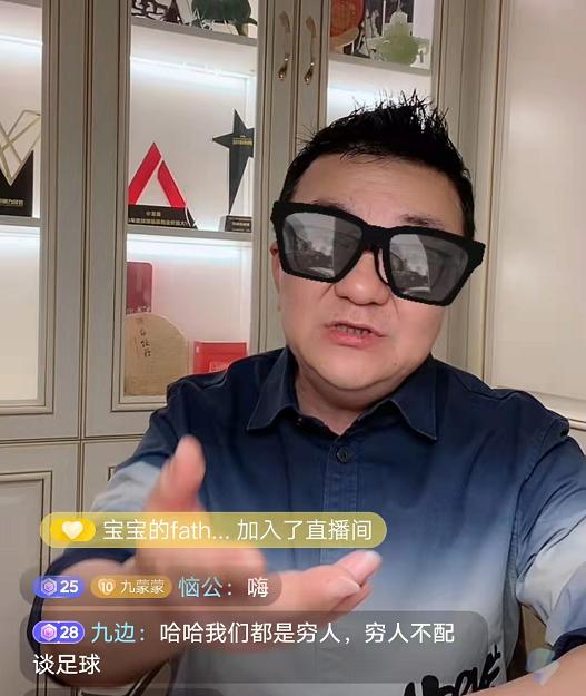 董路和小品圈杠上了？连怼4位小品演员，网友：别带上赵丽蓉老师