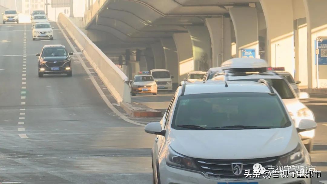 车窗上霜花怎么处理,车窗上霜怎么去除