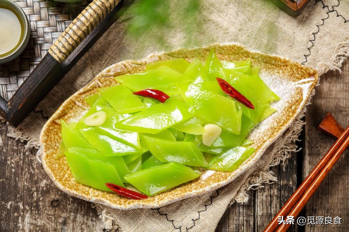 莴笋清炒需要焯水吗,莴笋焯水好吃还是直接炒