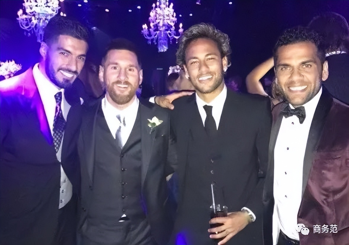 梅西夺冠后亲吻妻子,梅西夺冠亲吻爱妻