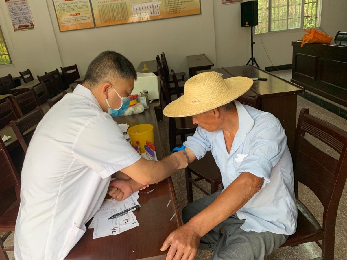 经常喝酒的人身体有什么表现,长期喝酒会得酒精肝吗