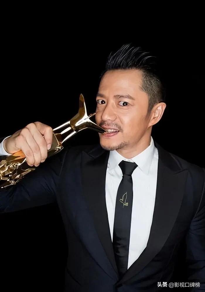 段奕宏的家庭生活,段奕宏夫妻恩爱出行