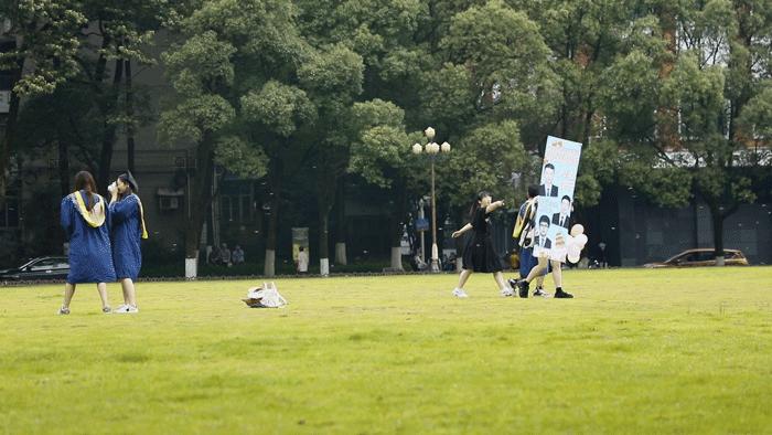 涓崡鍊煎緱鍘诲悧,涓崡璧板嚭鍥板浜嗗悧