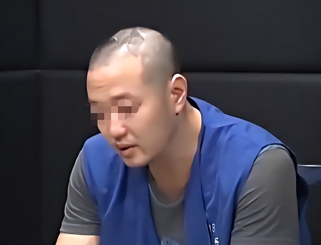 2015年男子打游戏时,腿部出现神秘红点,去医院检查才发现中弹了