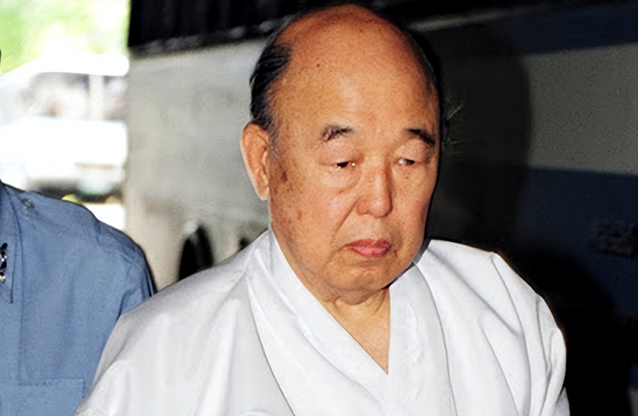 韩国商场图一天营业额，致1500人瞬间被活埋，幕后黑手到底是谁？