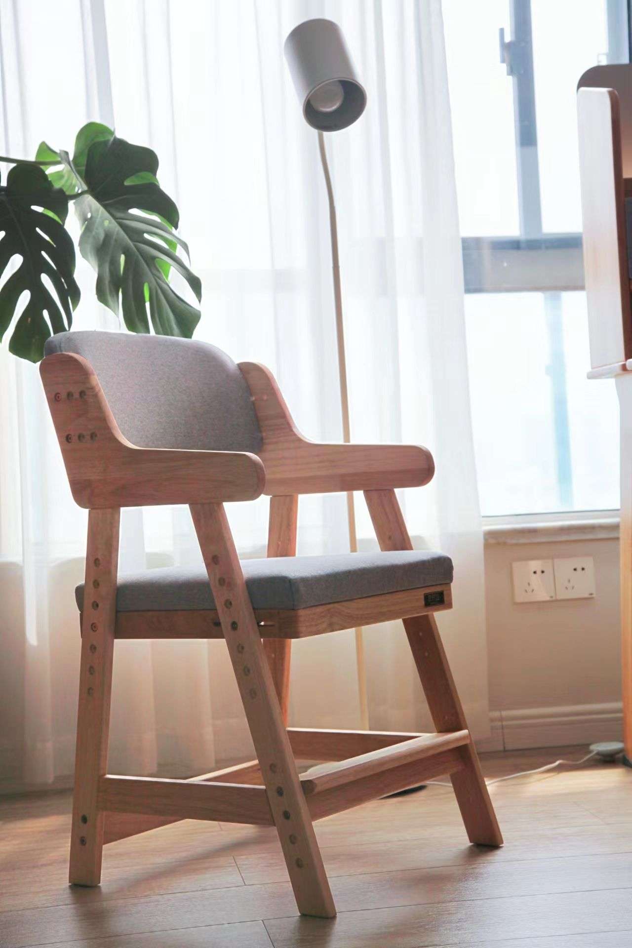 斯芬达小鹿桌配套阅读架,斯芬达小鹿桌儿童实木学习桌