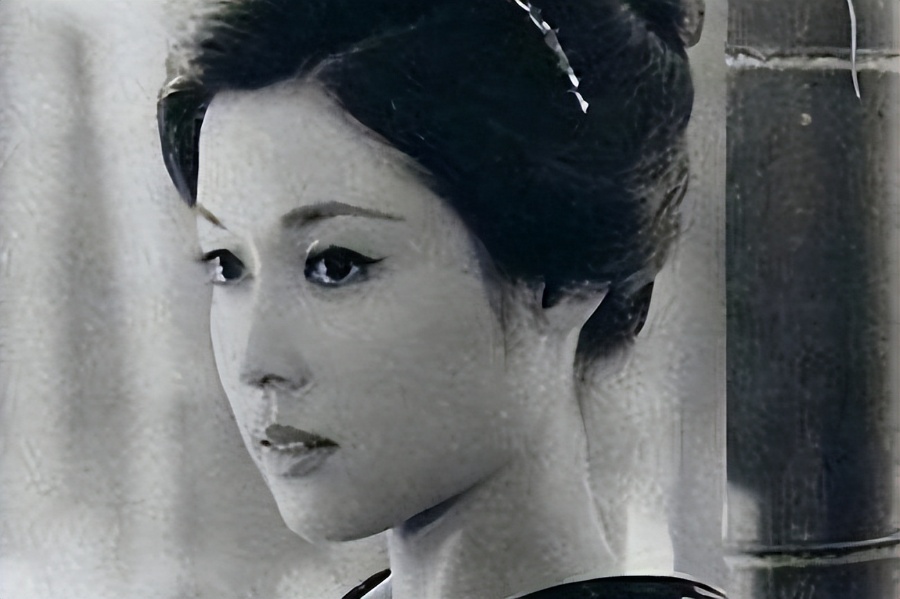 昭和女神谁被送给麦克阿瑟,日本送给麦克阿瑟的女人