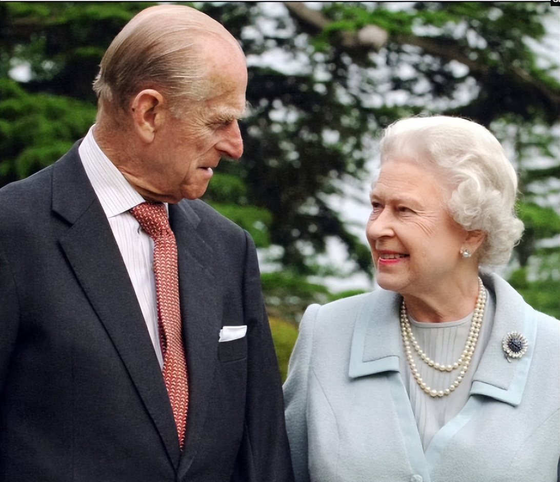 登基70周年！每年一张照片带你回顾女王的传奇人生