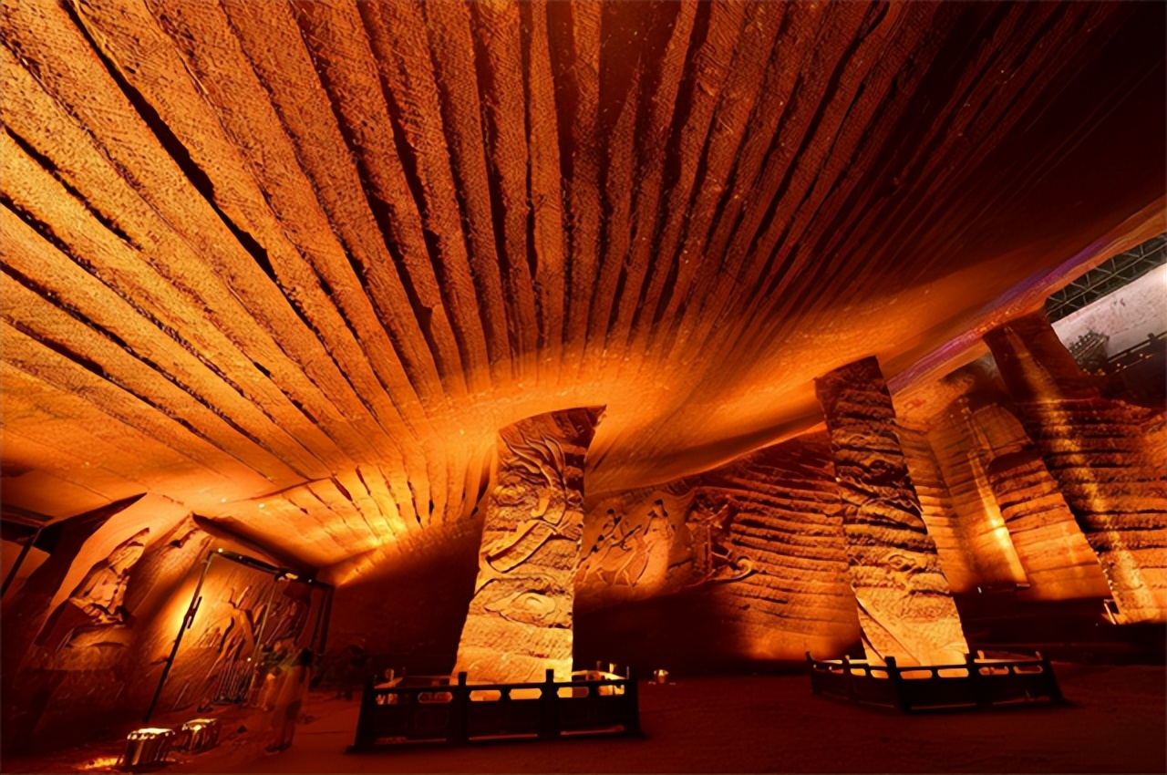 浙江水塘抽干发现宫殿,水潭被村民抽干后惊现千年宫殿