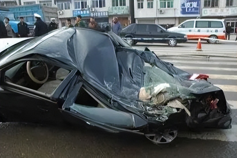 湖南一高校发生车祸伤者现状,学校发生交通事故致一死一伤