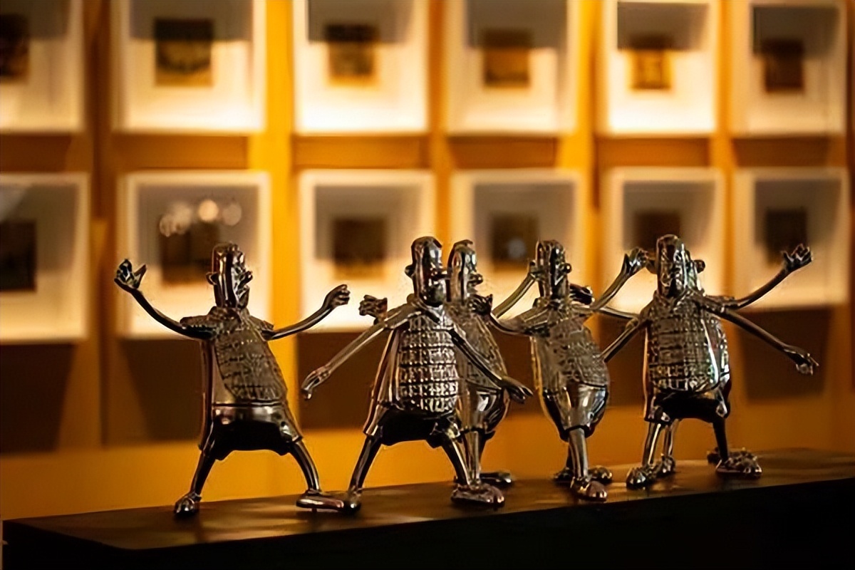 与世界杯同行,和世界杯足球有关的艺术作品