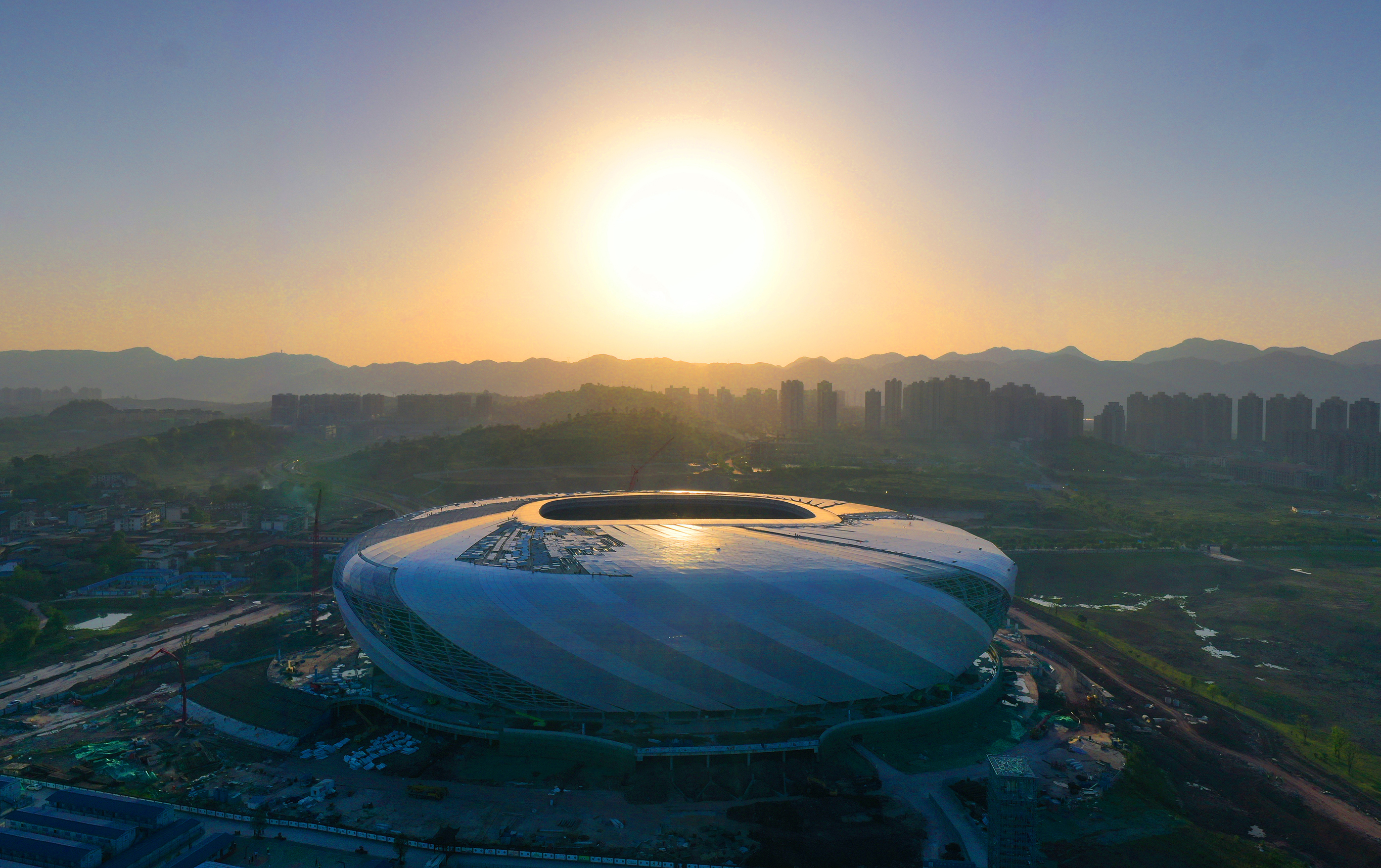 龙兴足球场灯光调试,龙兴足球场花墙