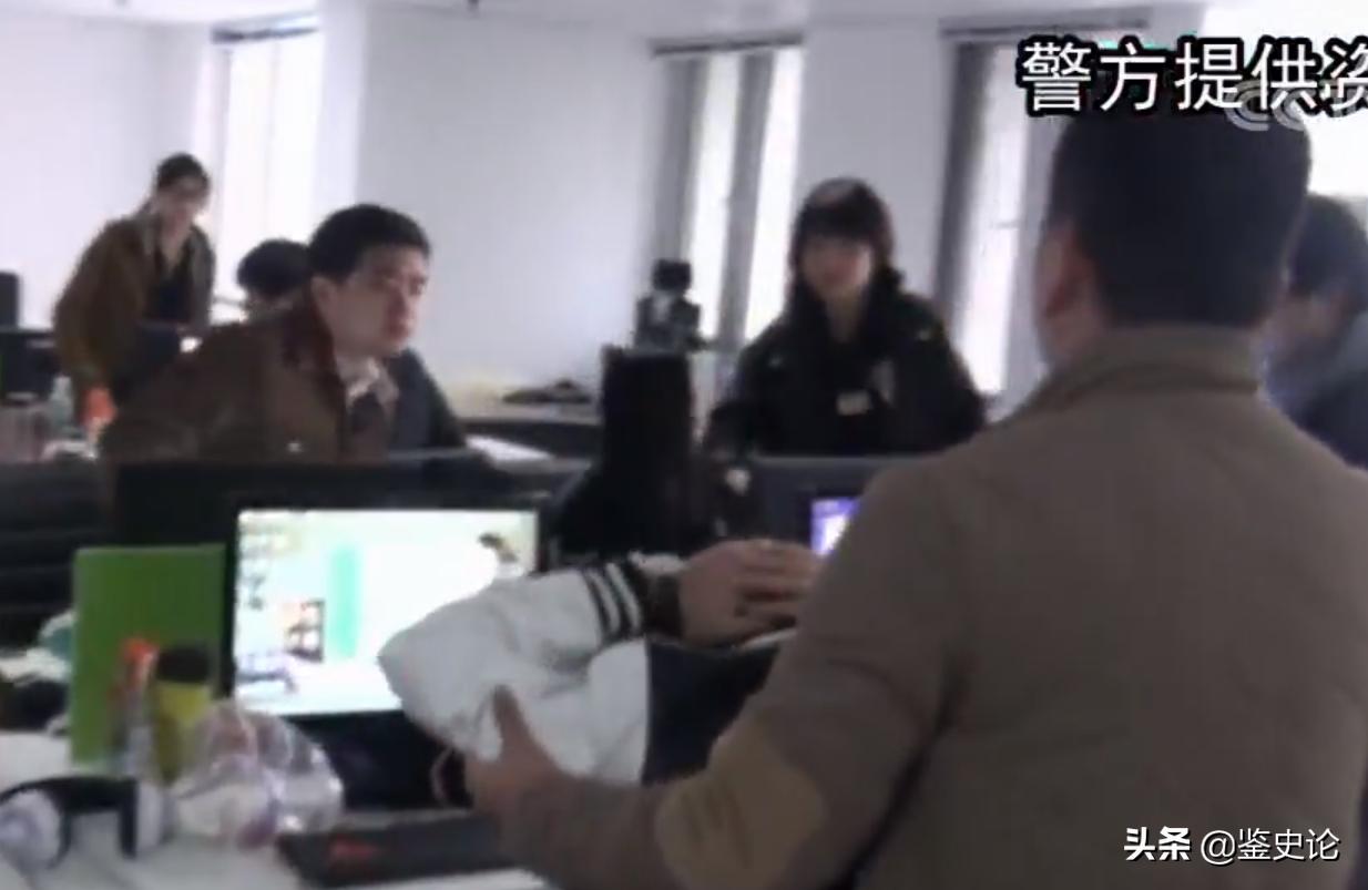 小伙利用彩票获利80亿,男子中700万彩票后挥霍一空被抓