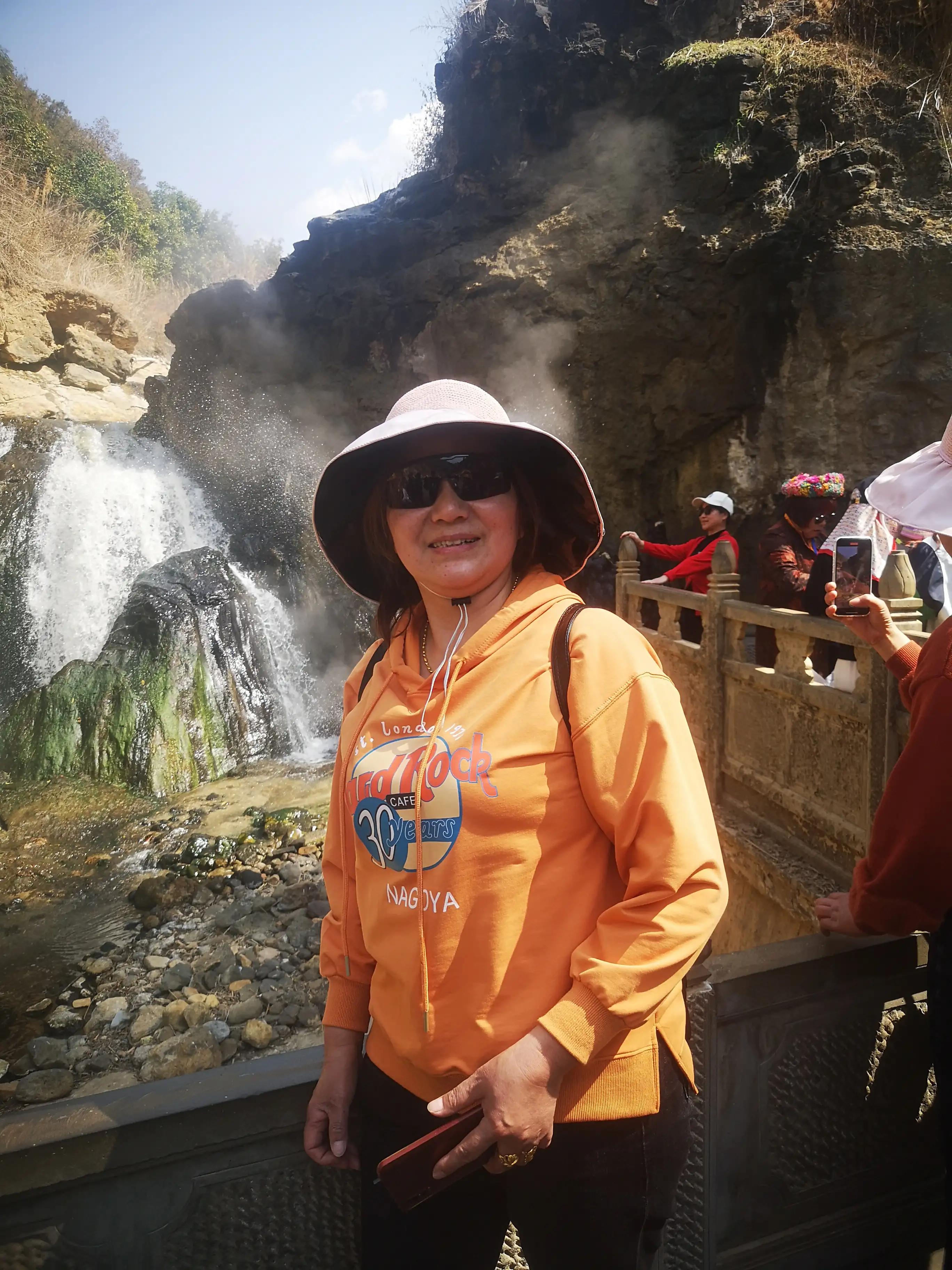 腾冲的热海温泉泡得人骨骼酥软,腾冲热海风景区有温泉吗