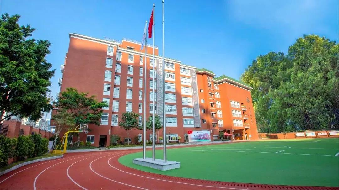 长得不帅的男老师,教师尴尬的地位