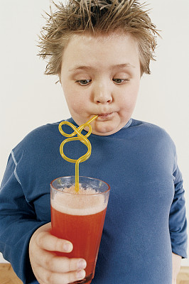 小时候“长身高”还是“长体重”,青春期后大不同,家长别不在意