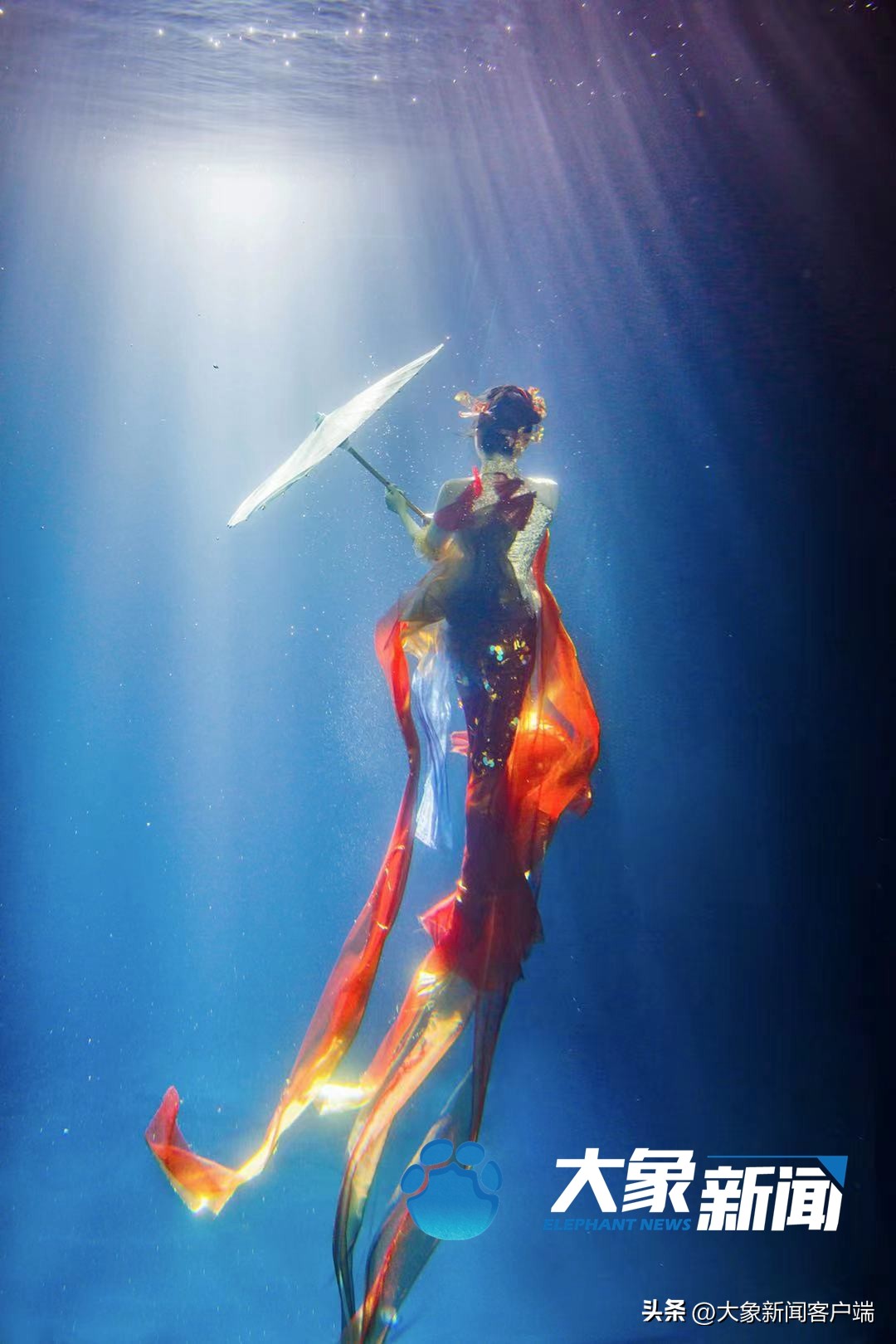 何灏浩在美人鱼中饰演谁,何灏浩的水下舞蹈