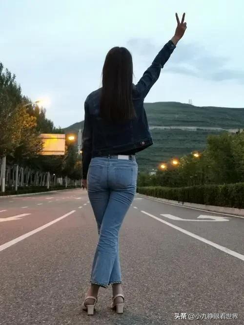 云南旅游一女的买石头,云南旅游必买石头