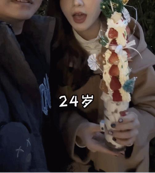 甜妹吃草莓视频,甜妹吃草莓