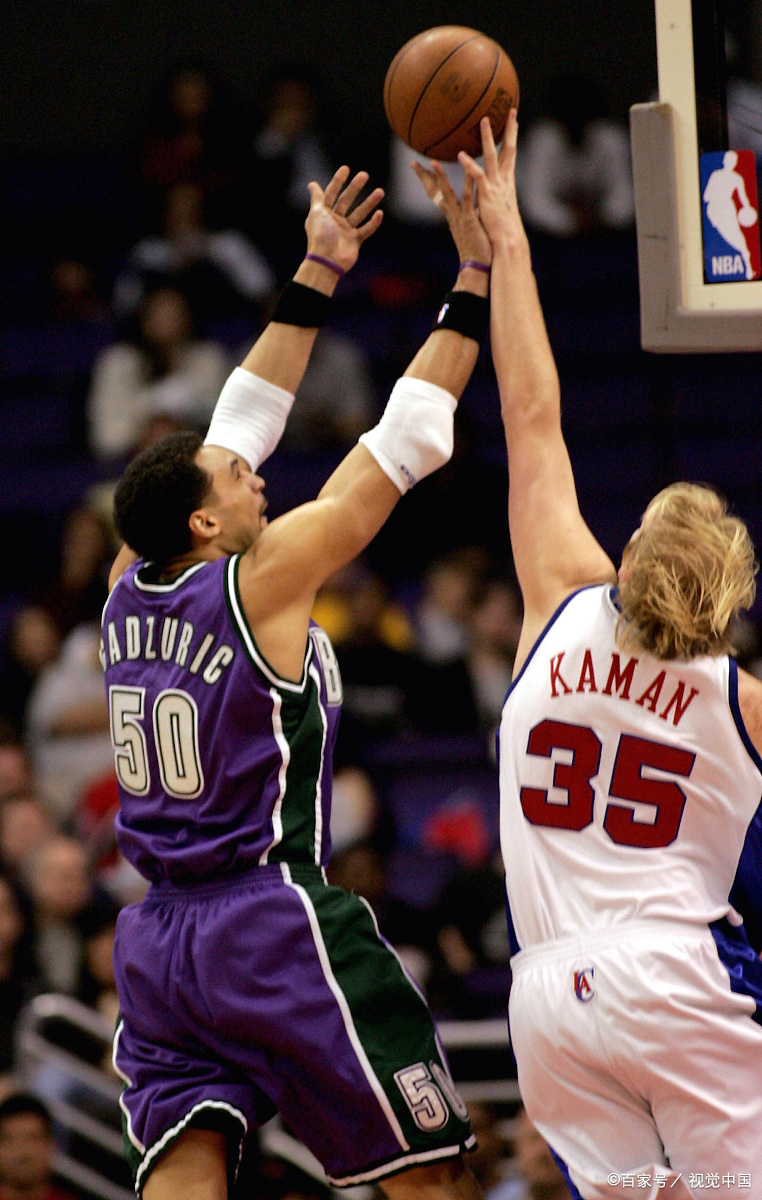 篮球场中锋后卫前锋分布图,篮球场上前锋打什么位置