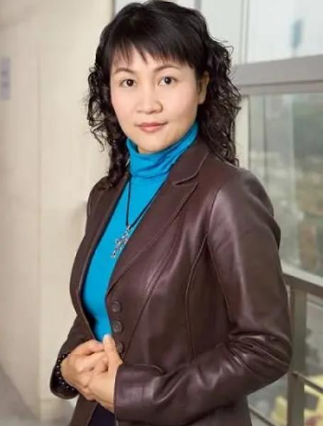 邱静的《今夜情为证》曾是无数打工一族的心灵鸡汤，她近况如何？