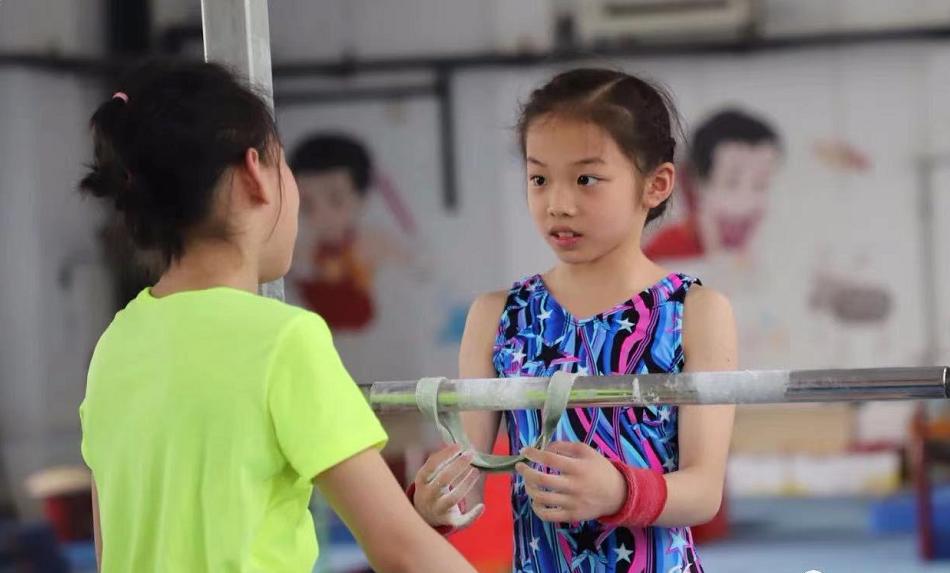 2019全国大学生体操比赛冠军,武大博士妈妈让孩子练体操