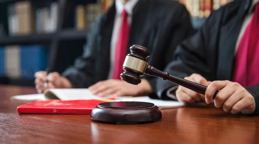 男导演拍小黄片，20部获利百万，每集成本3万却声称：都拍吐了