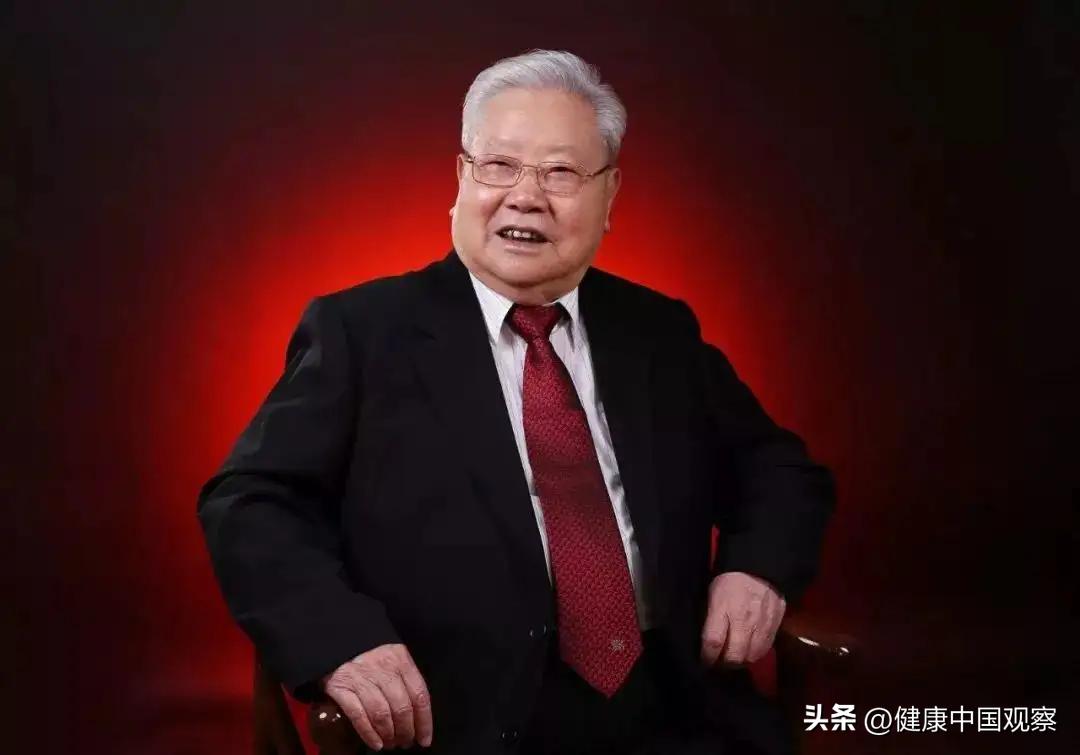 最美医生救老人,最美医生救助心梗