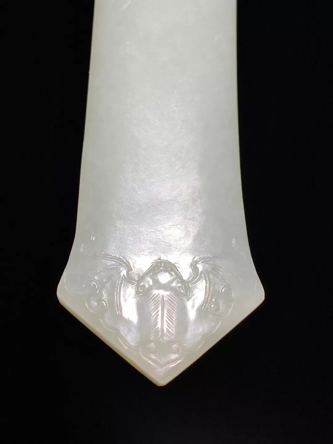 乾隆和田玉籽料八卦纹图片,清乾隆山水画玉如意