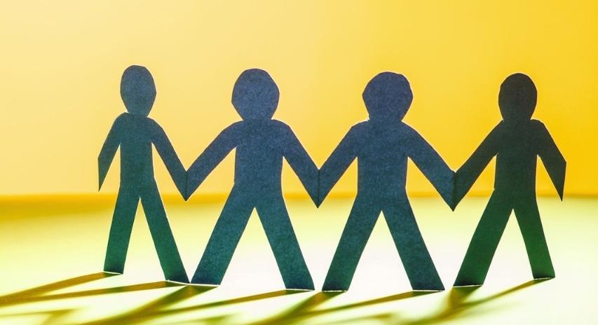 留守儿童被歧视例子,当过留守儿童的人内心都比较自卑