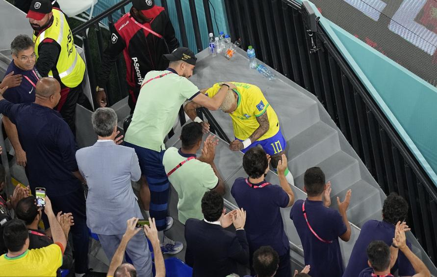 巴西足球与桑巴背道而驰,足球不能没有桑巴