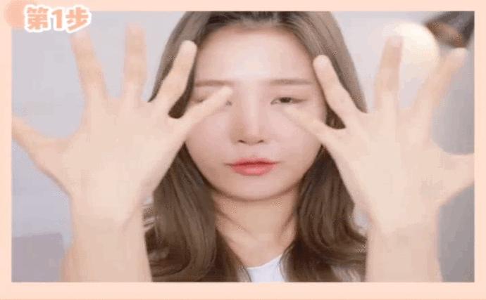 摆脱粗短手指！韩星私下都在练的「漫画手」4动作，让手变直又细