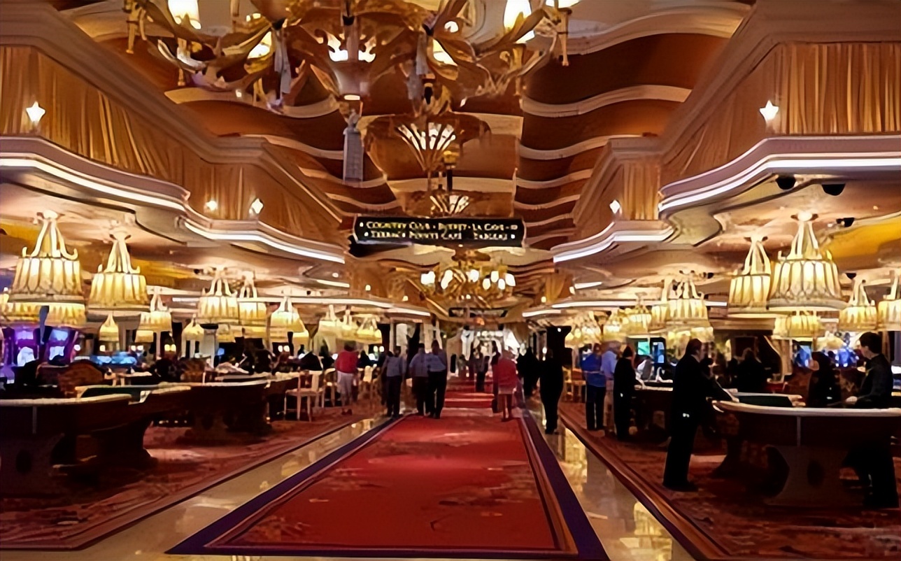 重庆“三宝部长”张宗海，两万买校花*夜初**，靠*阳药壮**拱70个女友