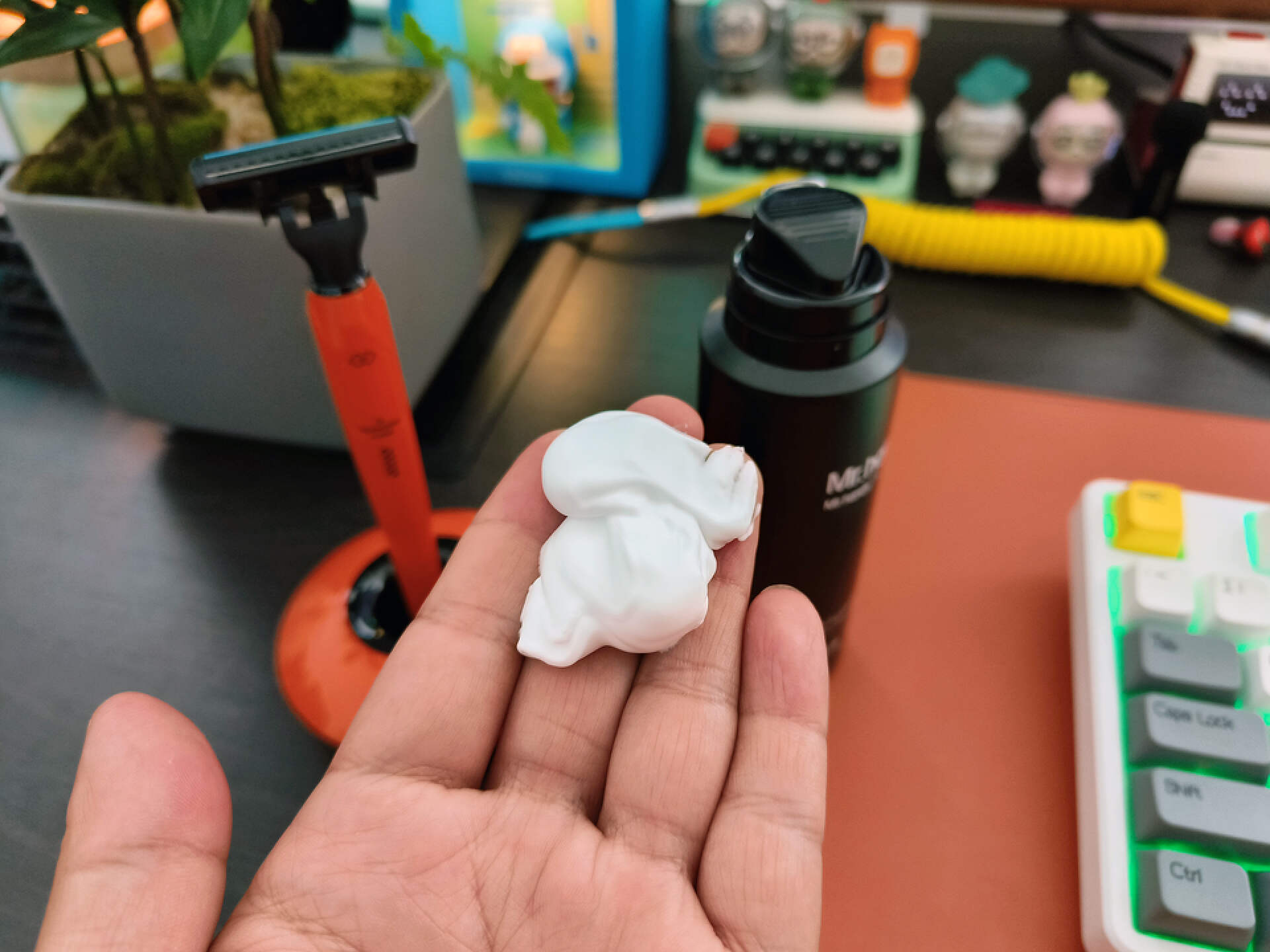 焕醒星洞小飞碟剃须刀评测,焕醒星洞剃须刀测评