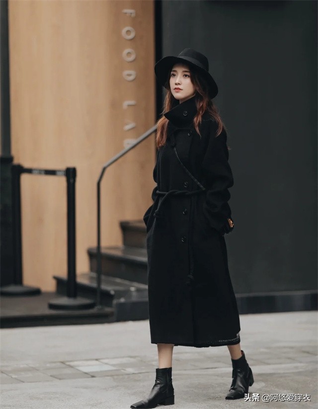 别再穿长筒靴了，太拖沓！今年流行这双：脚踝靴，遮肉显高还利落