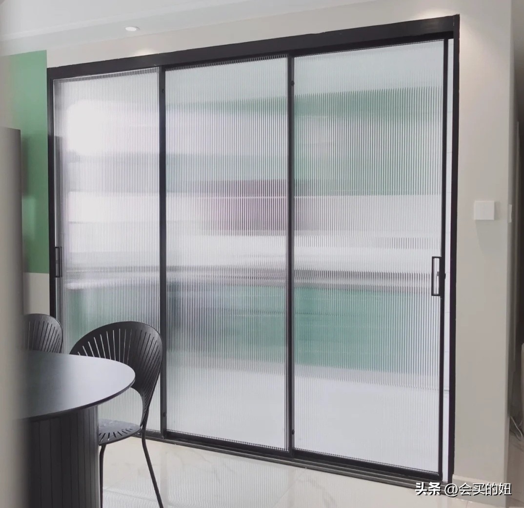 长虹玻璃门注意事项,长虹隔断玻璃门避免踩坑