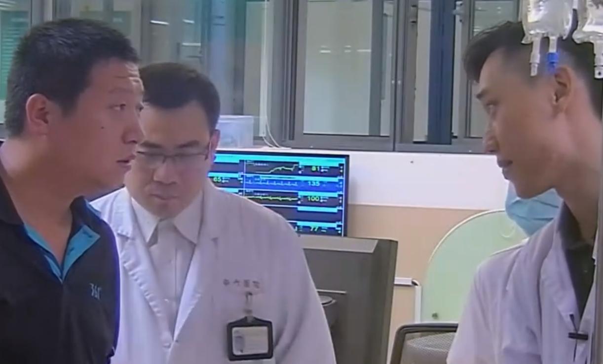 53岁父亲遭受车祸九死一生,父亲被卡车拦腰碾压救活了吗