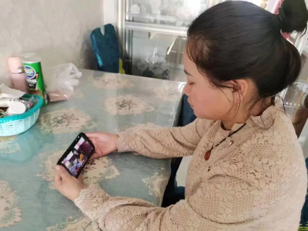 实施巾帼就业创业,就业创业促进行动