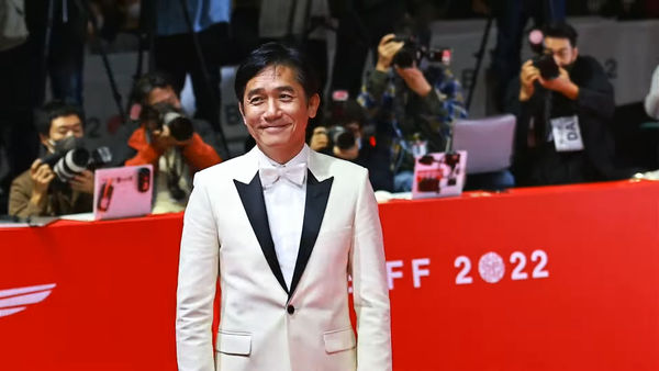 韩国高分电影釜山行燃爆震撼,釜山电影殿堂演出