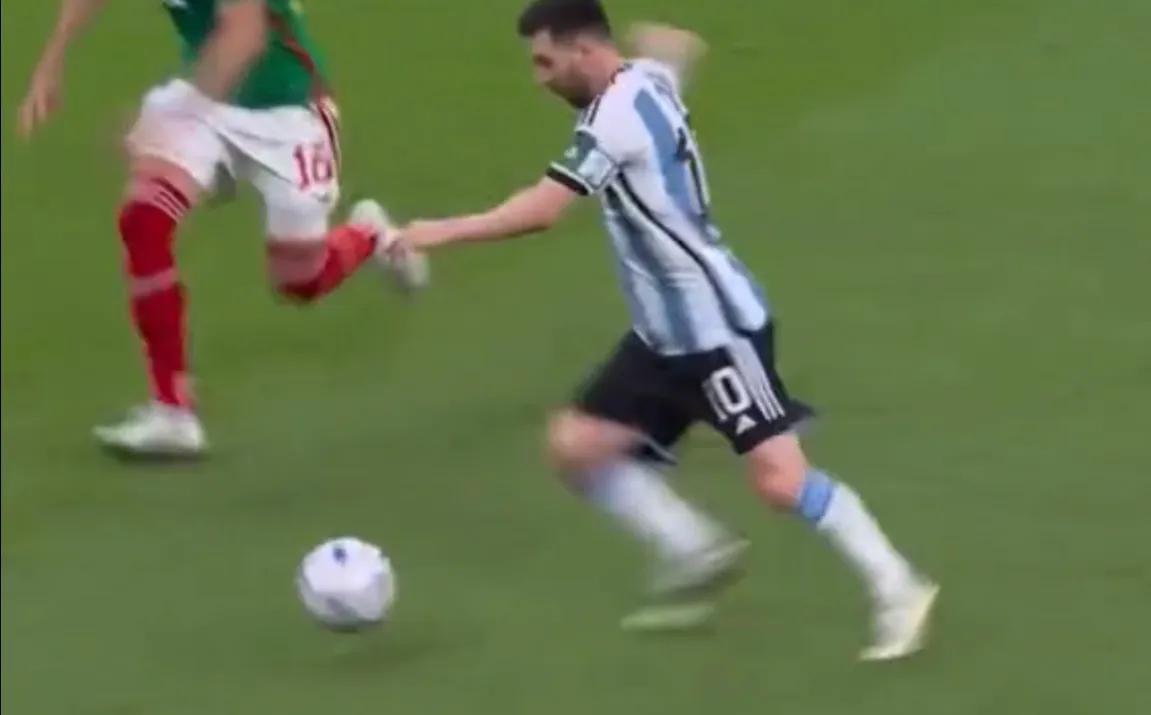 从“侏儒”到“巨人”——球王梅西