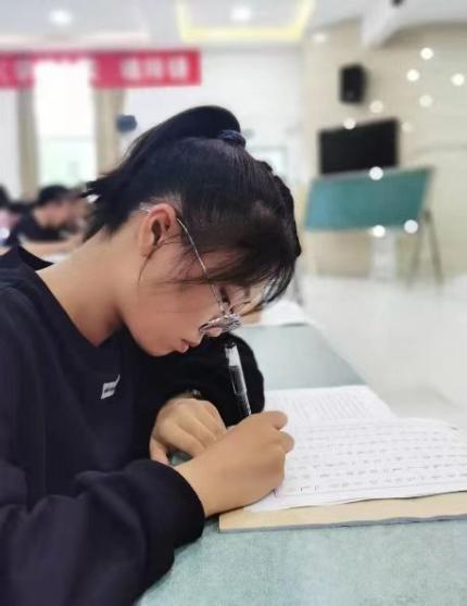 创新绵实丨聚焦新高考（三）：佳晴有新“课”，青衿自有“程”