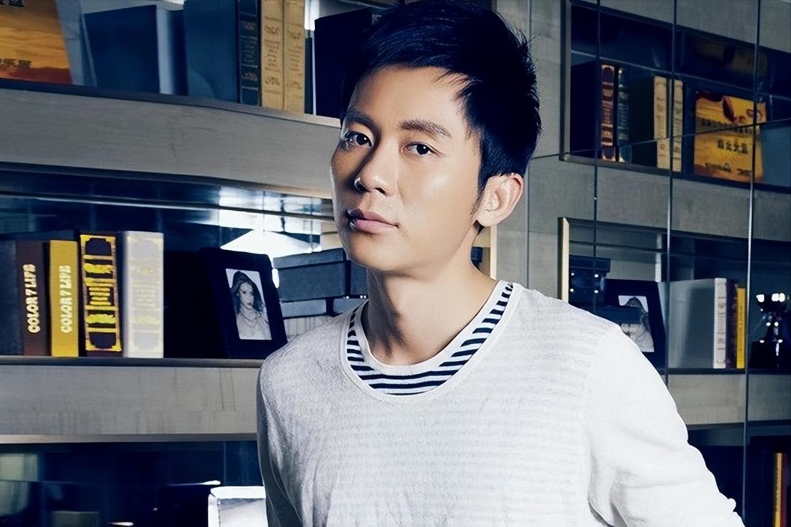 送女友石头、搞性别歧视，当众开黄腔，老实人李晨真没那么老实！