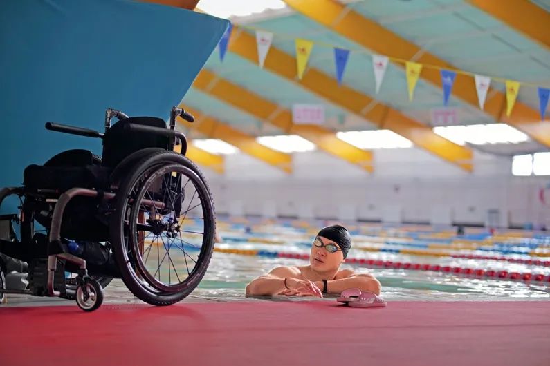 水面以下,水中轮椅