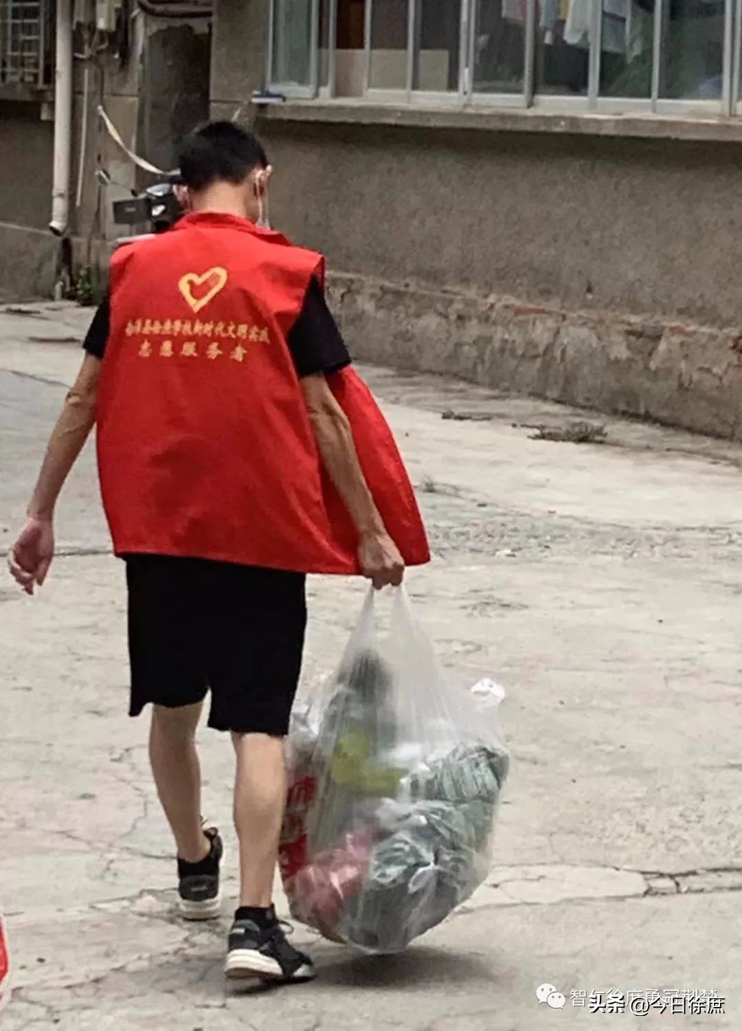 南漳徐庶学校：育人为师战疫为“士”