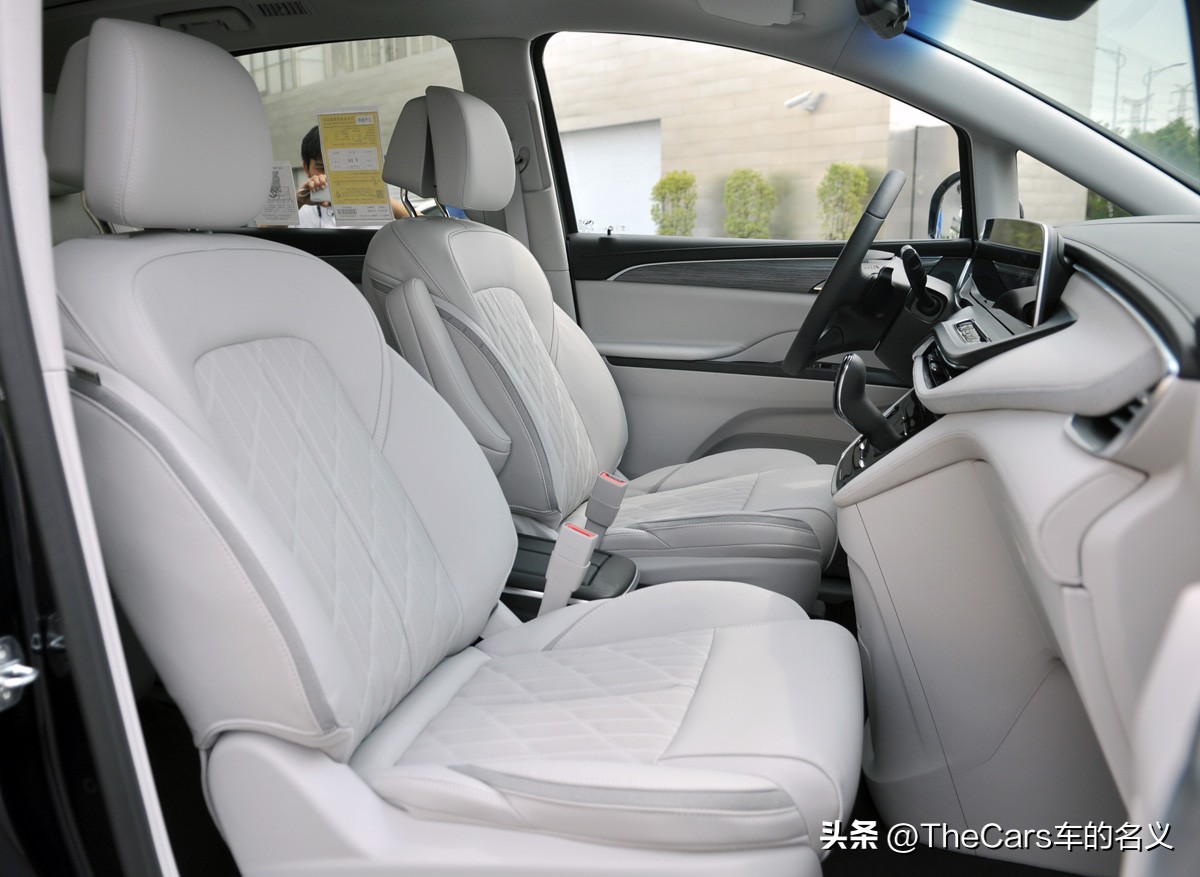 gl82022款es陆尊深度测评,沉浸式体验别克gl8es陆尊智慧旗舰