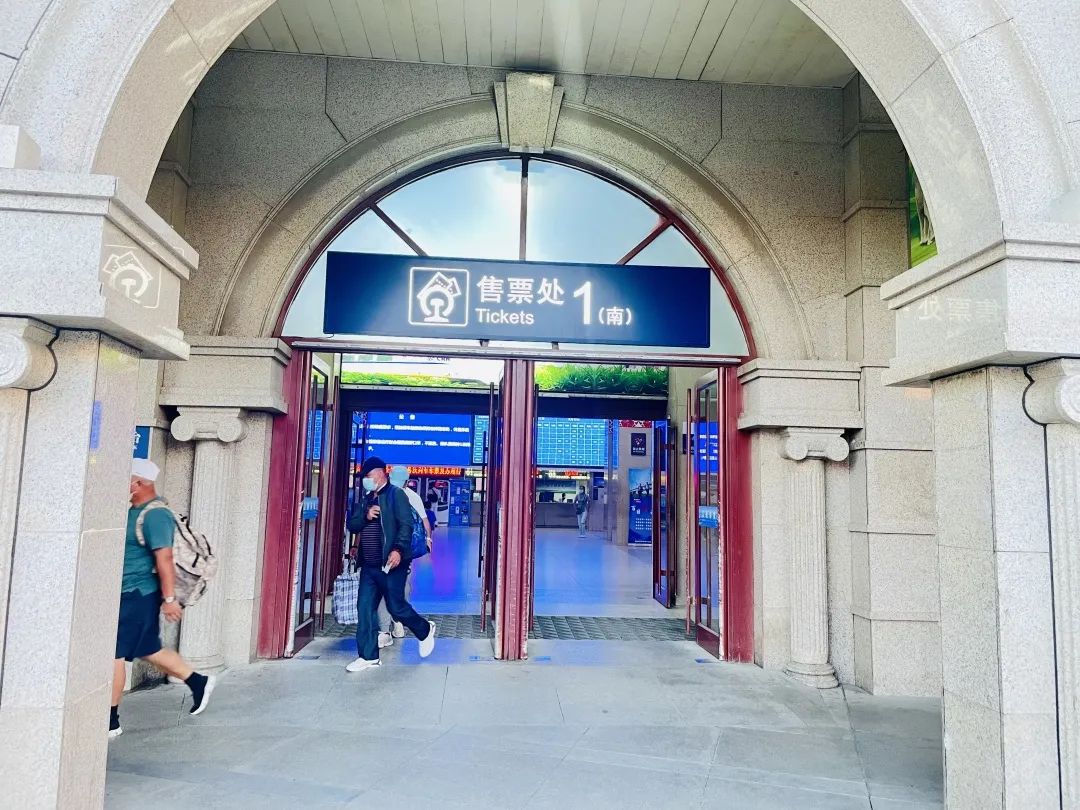 乘火车忘带身份证怎么检票,乘火车忘带身份证可办临时证件