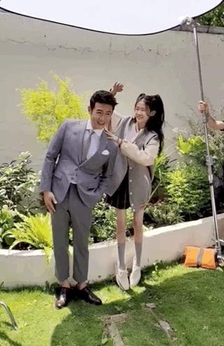 陆毅和贝儿爸爸去哪儿探班鲍蕾,陆毅鲍蕾贝儿为她而战花絮