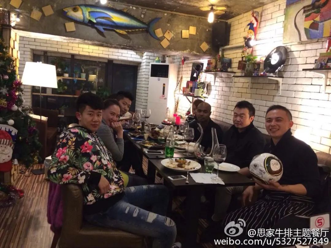 布里斯小传丨年少父亲踢球养家，法甲射手定居成都