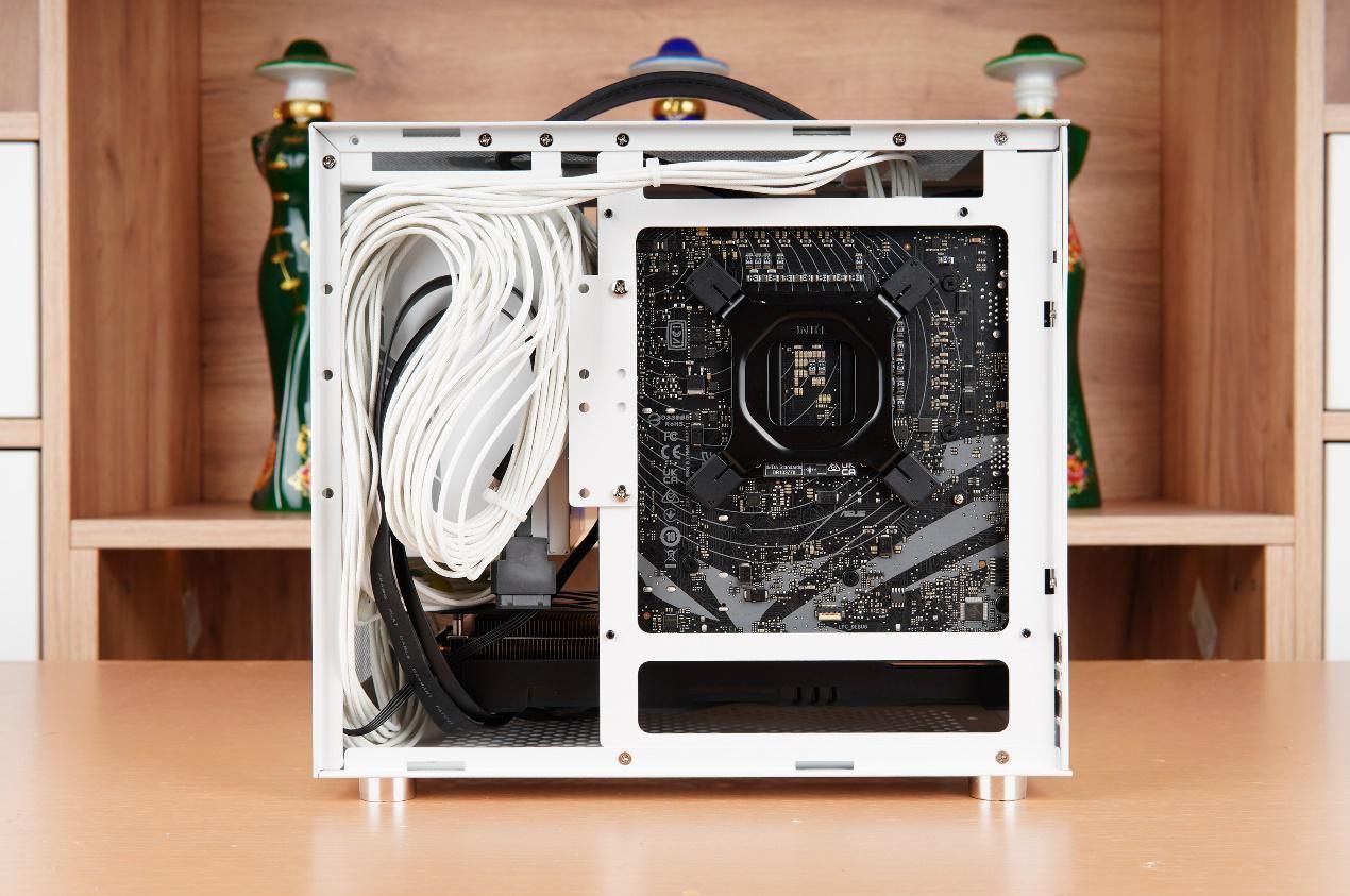 itx机箱闪鳞g200装机推荐,闪鳞g200机箱尺寸