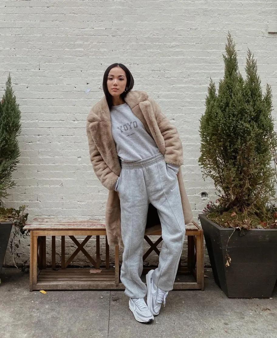 粉红卫衣穿搭女春秋套装,粉色连帽卫衣套装内搭